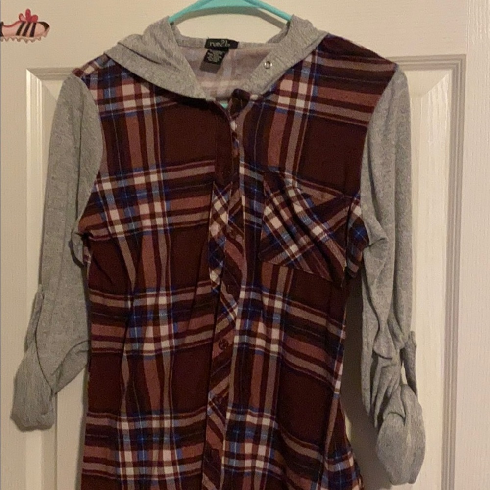 Rue 21 button up top size small